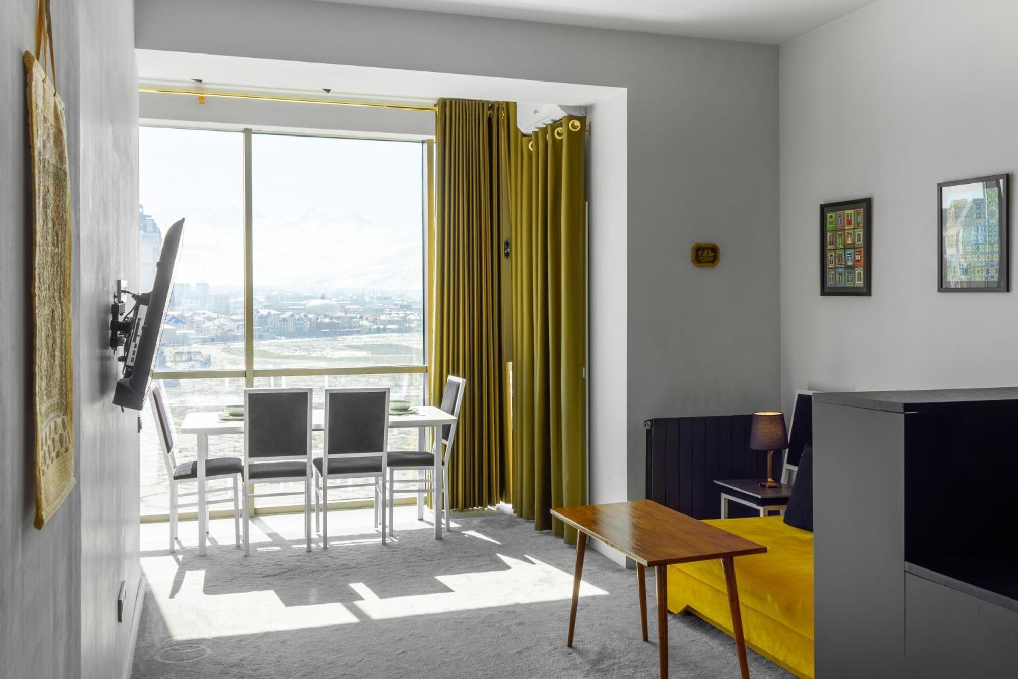 9Th And 6Th Floor Stylish Apartments With Mountainvista Bishkek Ngoại thất bức ảnh
